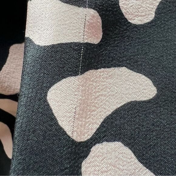 Diane Von Furstenberg (DVF) 100% Silk Pink and Black Leopard print wrap top -- L - Picture 11 of 13
